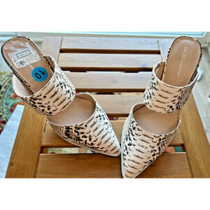 BCBG Snake print stiletto pointed toe Hilary Sandals Size-10 B,Silver accent